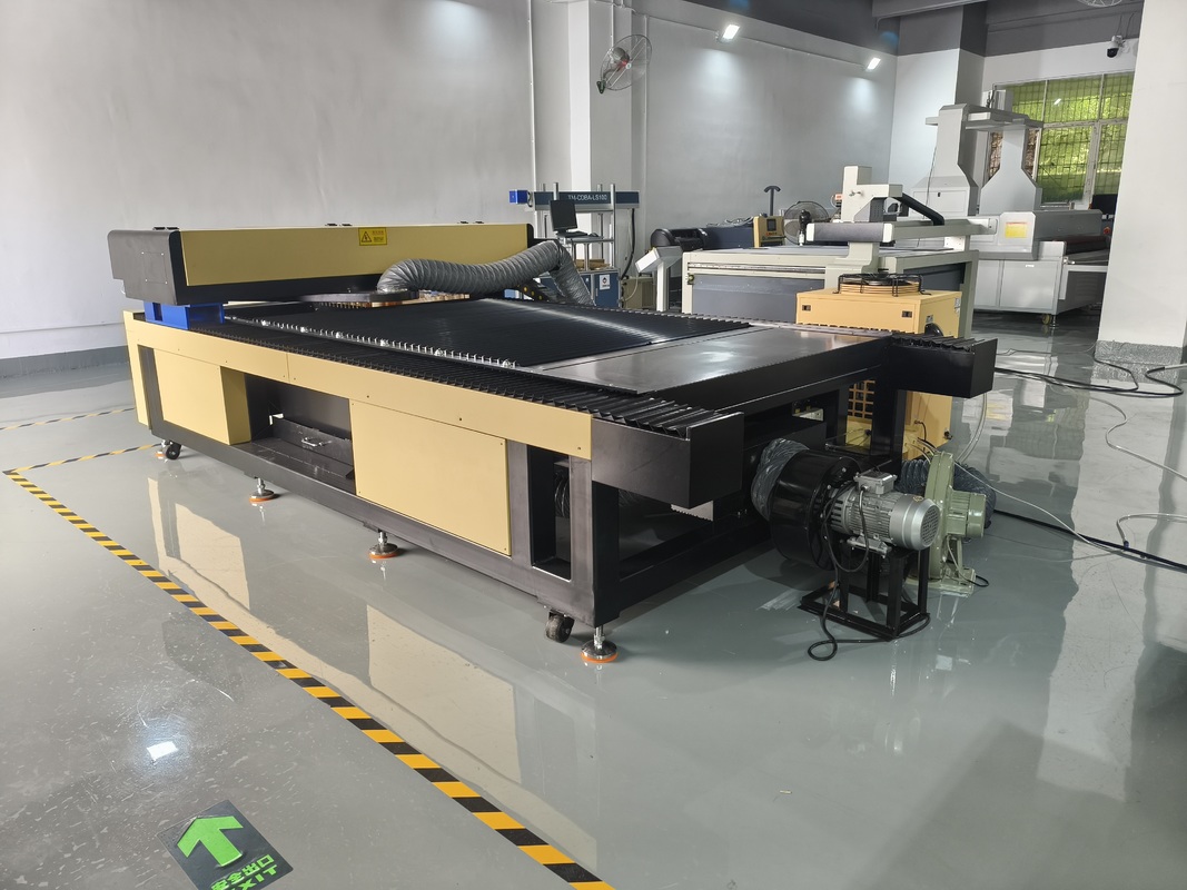 T5D-L1325S Large Format Acrylic CO2 Laser Cutting Machine For Sponge / Plastic