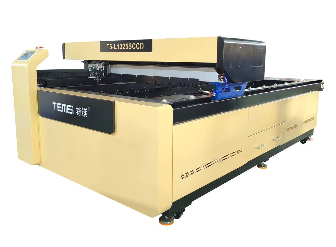 High Efficiency 1325 Co2 Laser Cutting Machine With DST Format Support AC380V
