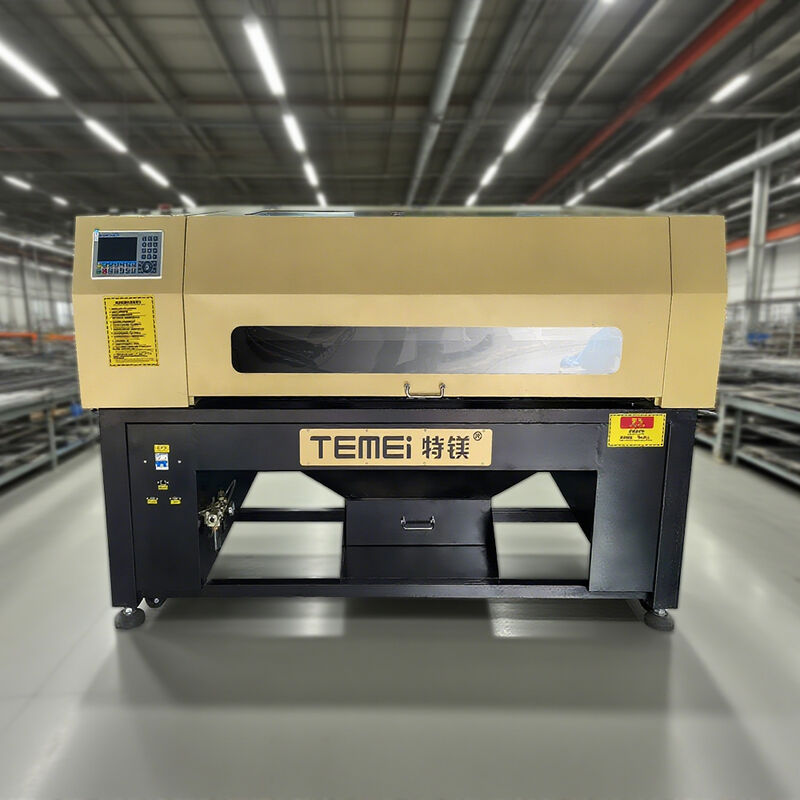 آلة قطع ليزر ثاني أكسيد الكربون مع CCD حافة تتبع قطع 130W / 150W طاقة الليزر ودقة تحديد الموقع 0.01mm