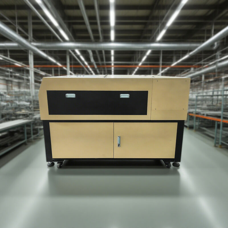 آلة قطع ليزر ثاني أكسيد الكربون مع CCD حافة تتبع قطع 130W / 150W طاقة الليزر ودقة تحديد الموقع 0.01mm