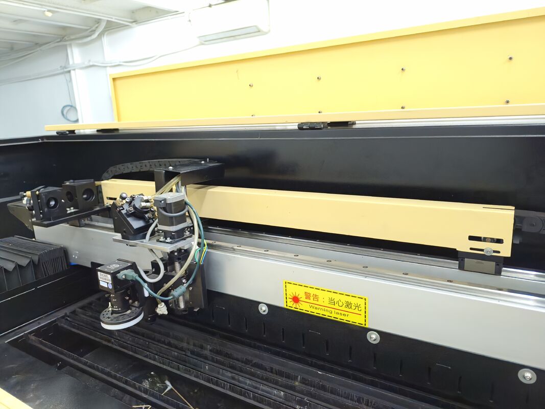 80W/100W/130W 1325 Co2 Laser Cutting Machine Honeycomb Or Blade Working Table